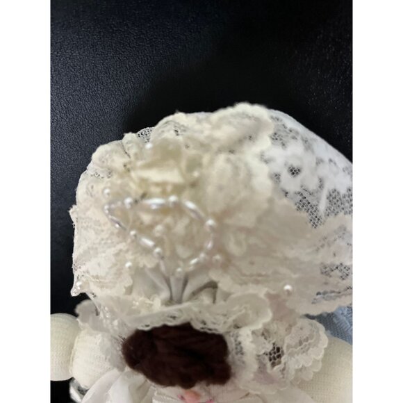 Vtg Handmade Little Girl Wedding Dress Doll With Long Lace Train And Pearl Beads - Picture 3 of 10